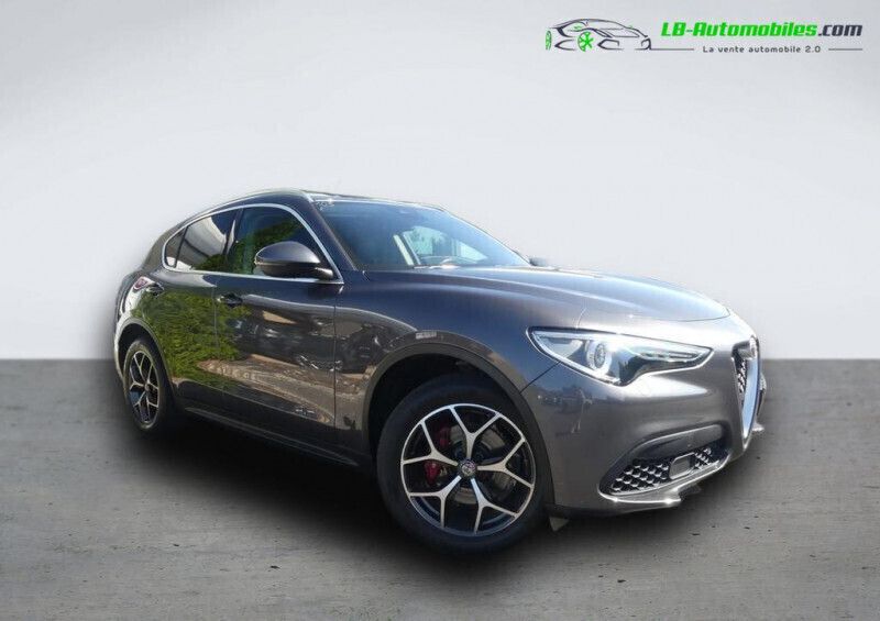 Utilisé 2018 Alfa Romeo Stelvio SUV | 31 200 € (Prix juste) - Image 1/4