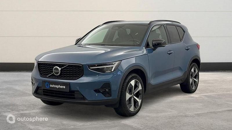 Bleu Nouvelle 2024 Volvo XC40 Plus SUV | 34 999 € - Image 1/4