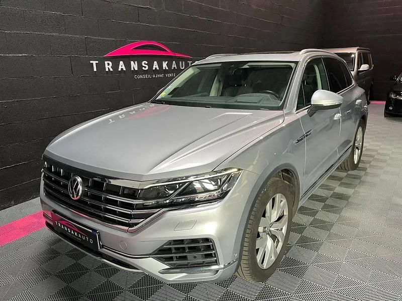 Gris Utilisé 2018 VW Touareg Exclusive SUV | 34 990 € (Prix cher) - Image 1/4