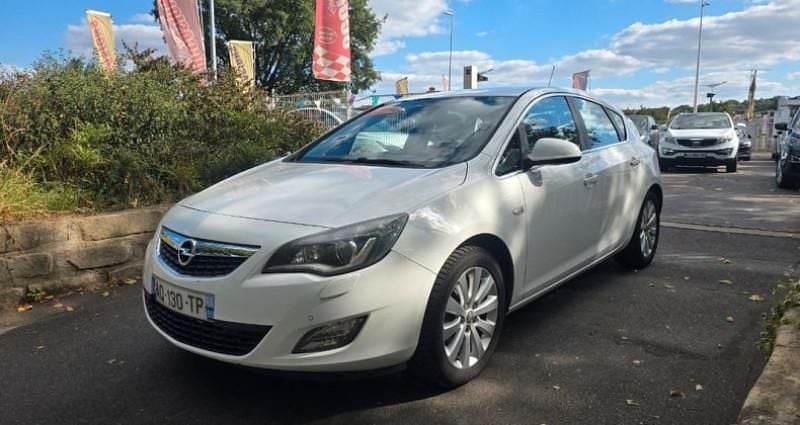 Utilisé 2010 Opel Astra Berline | 4 990 € (Prix juste) - Image 1/4