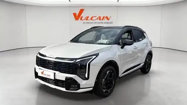 Deluxe white m/ black Occasion 2025 Kia Sportage SUV | 42 499 € (Prix cher) - Image 1/4