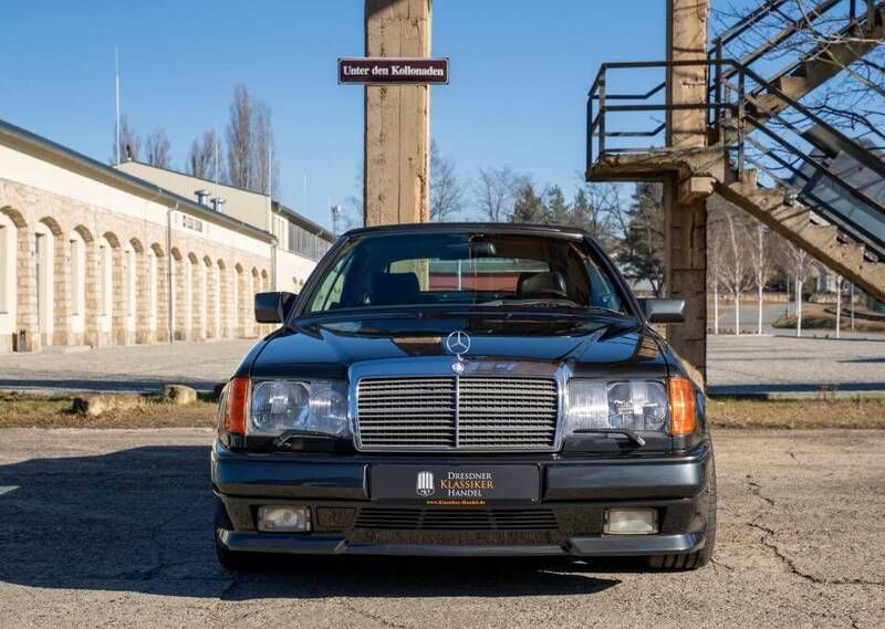 Noir Utilisé 1993 Mercedes E300 Cabriolet | 49 500 € - Image 1/4