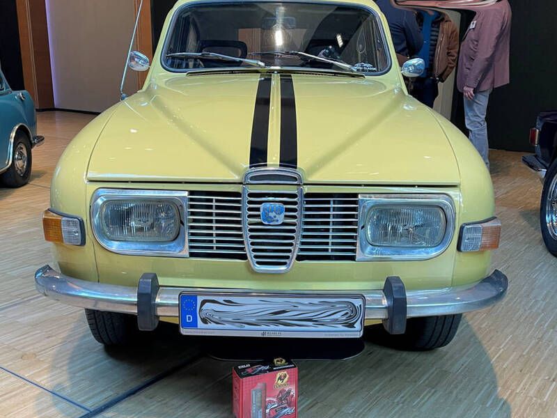 Image 3/4