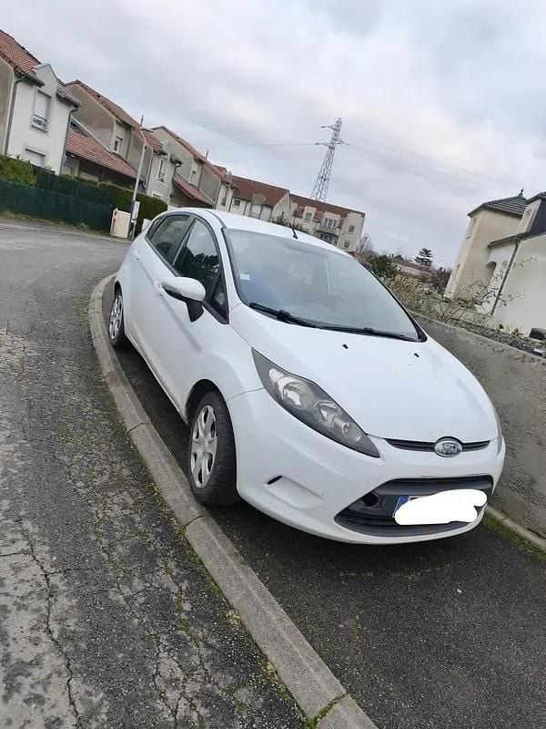 Occasion 2010 Ford Fiesta Berline | 2 700 € (Prix juste) - Image 1/4