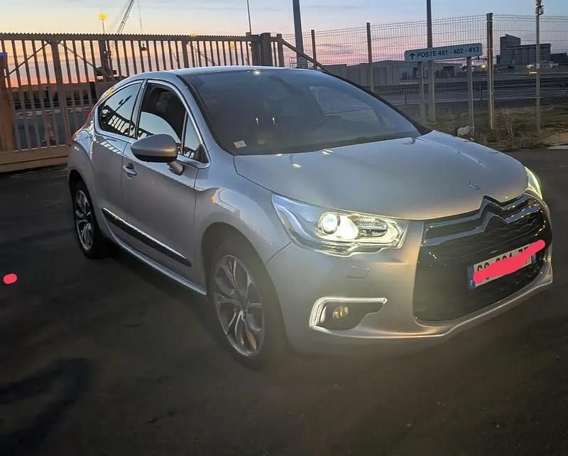 Utilisé 2011 Citroën DS4 So Chic Citadine | 6 800 € (Prix juste) - Image 1/4