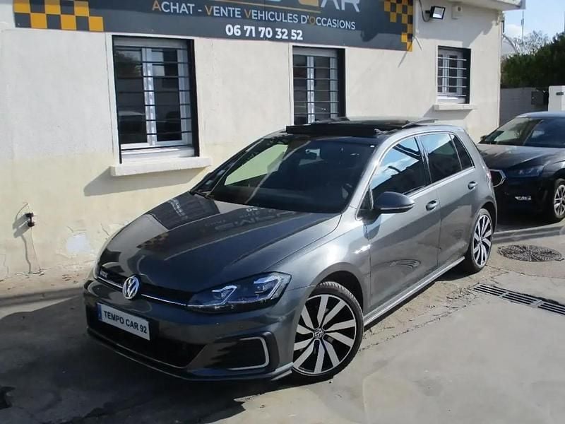 Gris Utilisé 2017 VW Golf VII GTE Berline | 18 980 € (Prix juste) - Image 1/4