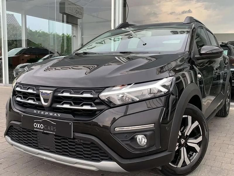 Noir Utilisé 2022 Dacia Sandero Stepway Berline | 11 490 € (Prix juste) - Image 1/4