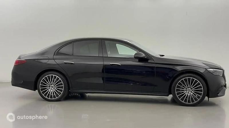 Noir Utilisé 2024 Mercedes E300 AMG line Berline | 62 599 € (Prix cher) - Image 1/4
