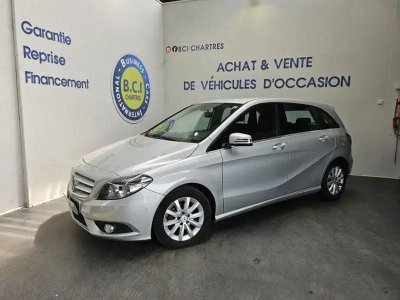 Gris Utilisé 2013 Mercedes B180 Classic Monospace | 11 990 € - Image 1/4