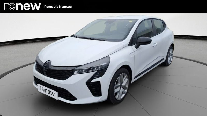 Blanc Utilisé 2023 Renault Clio V Evolution Berline | 12 990 € (Super prix) - Image 1/1