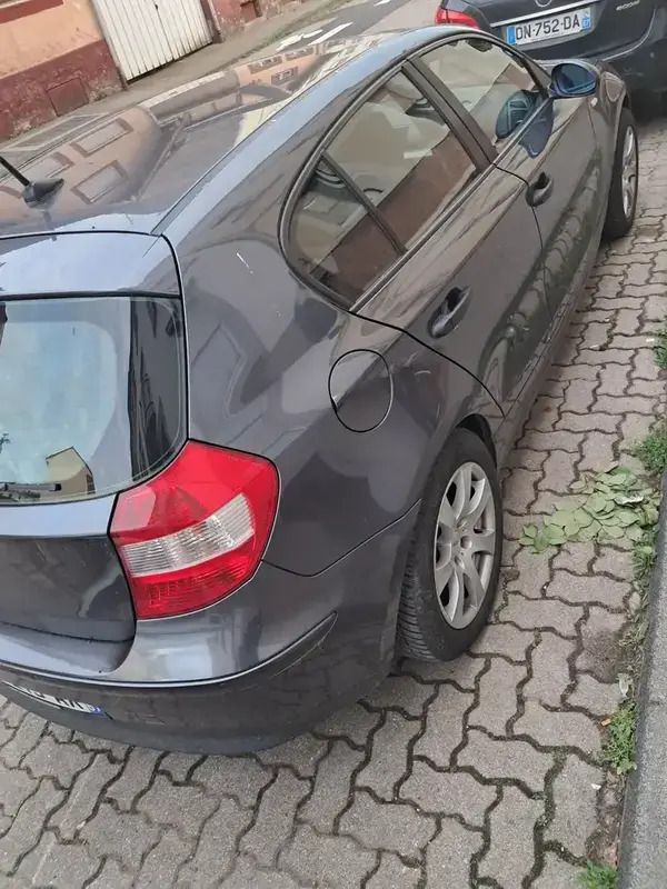 Noir Utilisé 2006 BMW 118 Sport Line Citadine | 4 900 € - Image 1/4