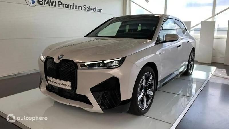 Blanc Utilisé 2024 BMW iX Sport Line SUV | 74 899 € (Bon prix) - Image 1/4