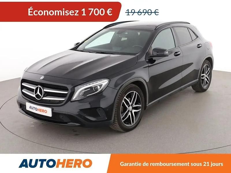 Noir Utilisé 2015 Mercedes GLA200 SUV | 17 990 € (Prix juste) - Image 1/2