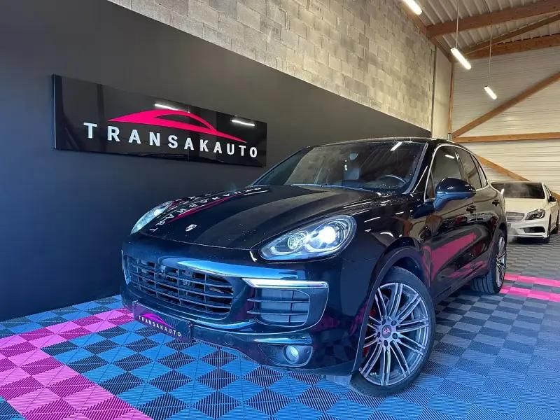 Noir Utilisé 2015 Porsche Cayenne S E-Hybrid SUV | 33 990 € - Image 1/2
