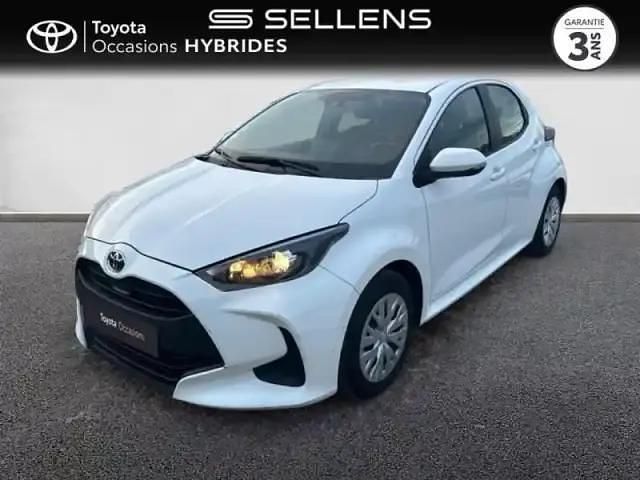 Blanc Occasion 2023 Toyota Yaris Hybrid Berline | 17 990 € (Prix juste) - Image 1/4
