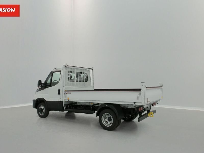Image 4/4