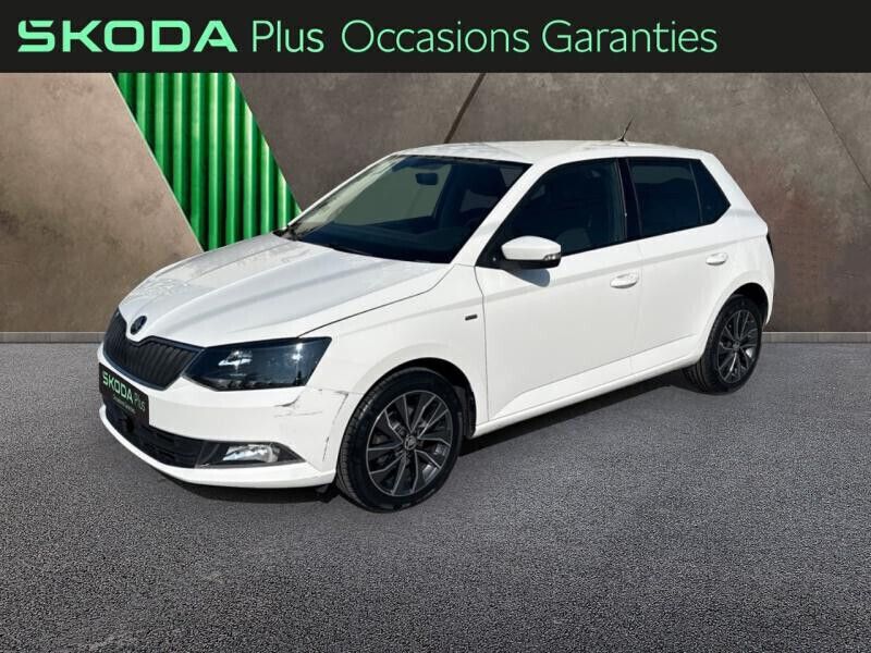 Blanc Utilisé 2017 Skoda Fabia Ambition Berline | 8 390 € (Bon prix) - Image 1/4