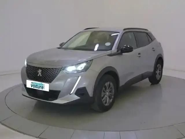 Gris Occasion 2022 Peugeot e-2008 Style SUV | 17 990 € (Prix juste) - Image 1/4