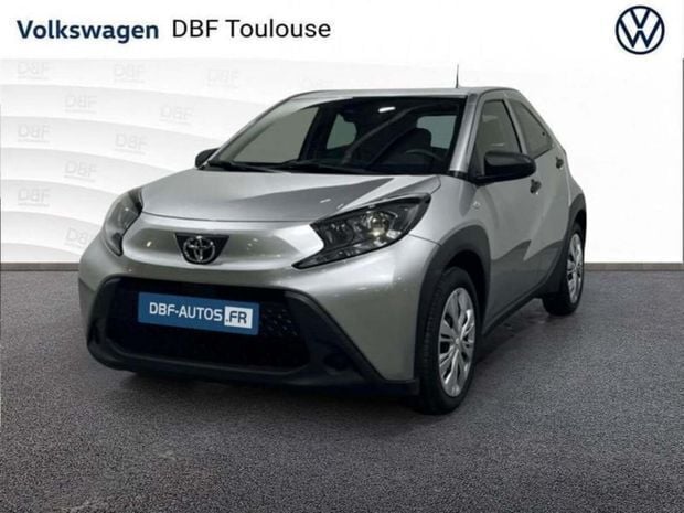 Gris Utilisé 2022 Toyota Aygo Business Edition Citadine | 12 488 € (Prix juste) - Image 1/4