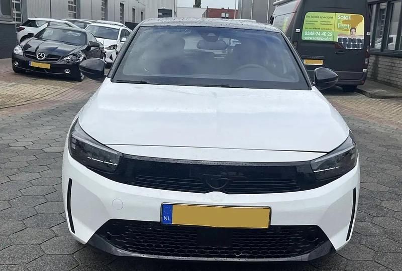 Utilisé 2024 Opel Corsa Berline | 13 700 € (Super prix) - Image 1/4