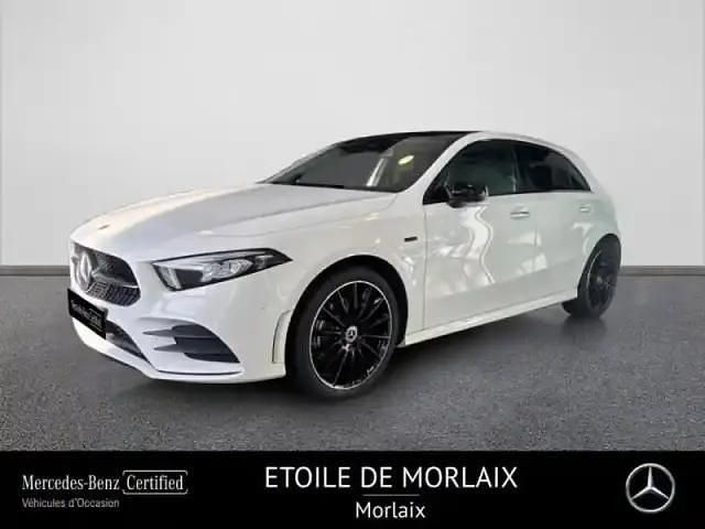 Blanc Utilisé 2021 Mercedes A250 AMG line Berline | 29 890 € (Prix juste) - Image 1/4