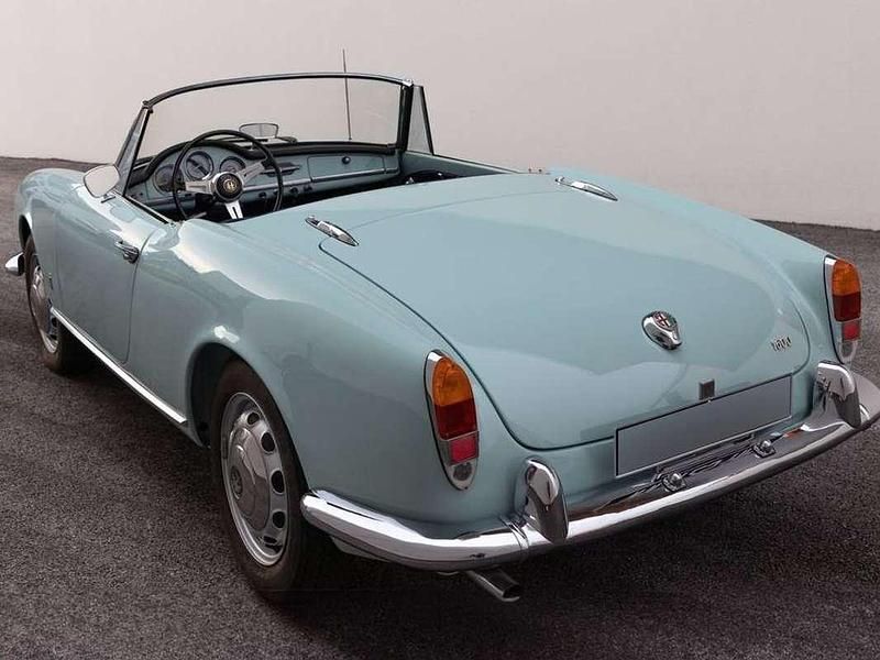 Occasion Alfa Romeo Giulia 92 ch (67 kW) 1962 Bleu Cabriolet