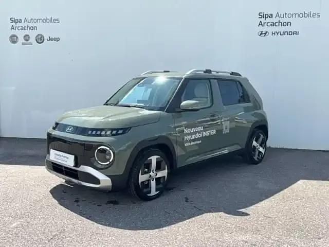 Tomboy khaki Utilisé 2025 Hyundai Inster Citadine | 27 990 € - Image 1/4