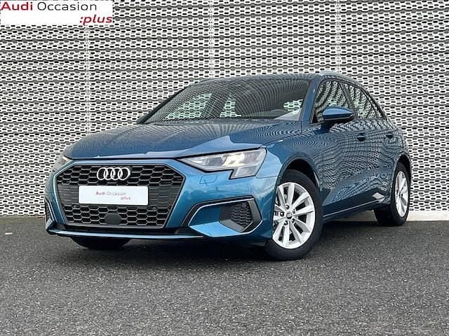 Bleu atoll métallisé Occasion 2022 Audi A3 | 24 990 € (Prix juste) - Image 1/4