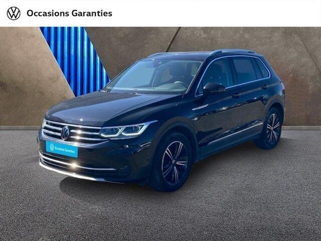 Noir Utilisé 2022 VW Tiguan Elegance SUV | 31 984 € (Prix juste) - Image 1/4