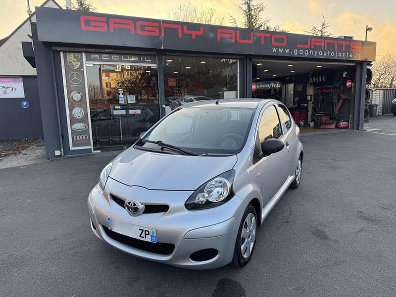 Occasion Toyota Aygo 69 ch (50 kW) 2010 Gris Citadine