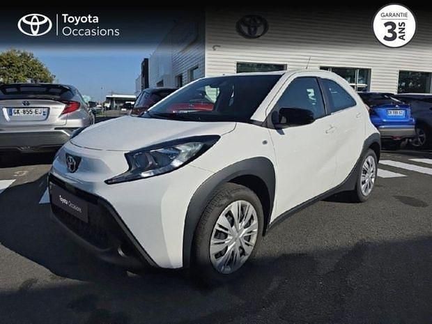 Blanc Utilisé 2022 Toyota Aygo Citadine | 12 990 € (Prix juste) - Image 1/4
