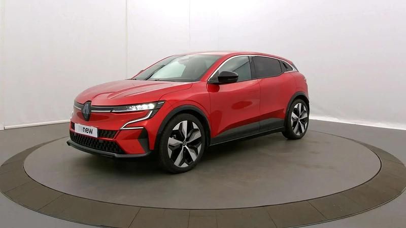Rouge Utilisé 2024 Renault Mégane Techno Berline | 29 790 € (Prix juste) - Image 1/4