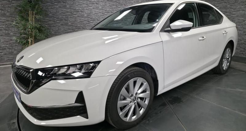 Blanc Utilisé 2024 Skoda Octavia Selection Berline | 28 990 € (Bon prix) - Image 1/4