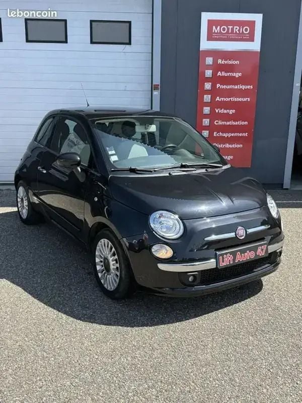 Noir Utilisé 2011 Fiat 500 Lounge Citadine | 6 490 € (Prix cher) - Image 1/4