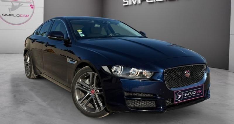 Utilisé 2015 Jaguar XE Prestige Berline | 12 980 € (Bon prix) - Image 1/4
