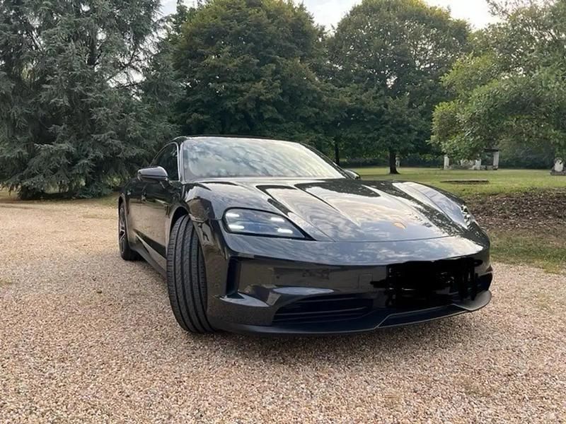 Utilisé 2024 Porsche Taycan 4S Berline | 88 000 € - Image 1/4