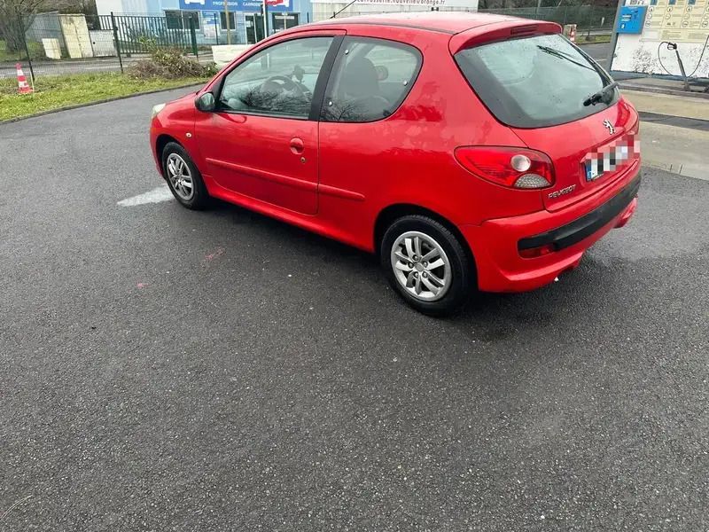 Image 2/4