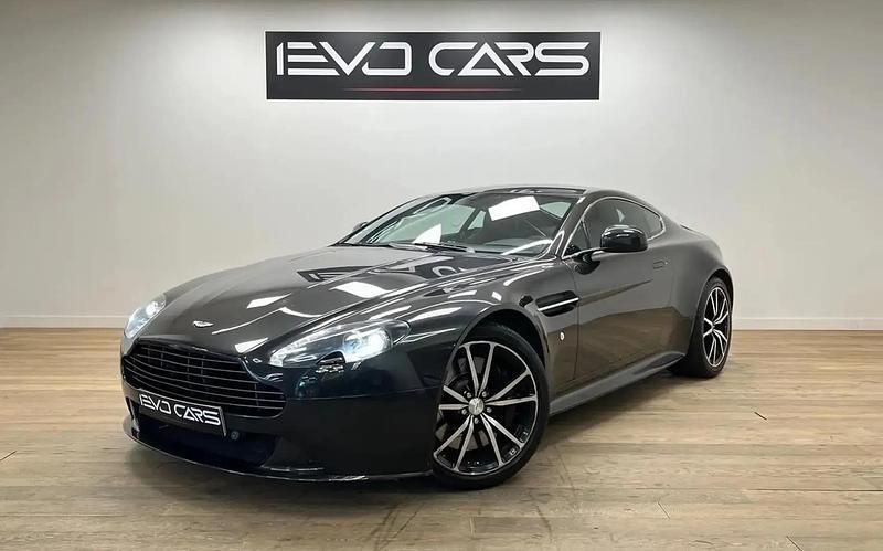 Gris Occasion 2014 Aston Martin V8 Coupé | 64 990 € - Image 1/4
