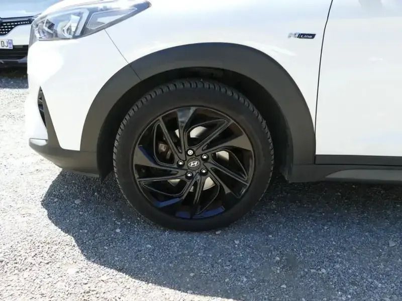 Image 2/4