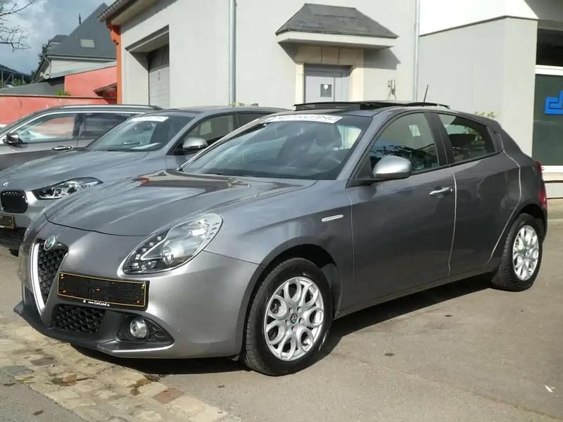 Gris Utilisé 2017 Alfa Romeo Giulietta Citadine | 17 850 € (Prix juste) - Image 1/4