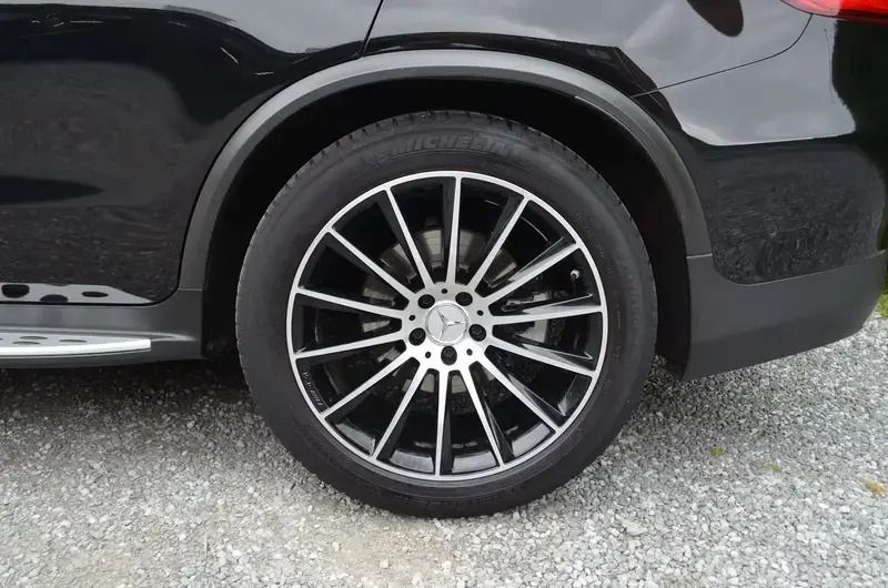 Image 2/4