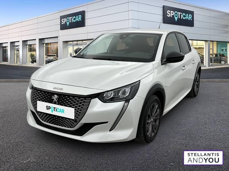 Blanc Utilisé 2022 Peugeot e-208 Allure Citadine | 15 490 € (Bon prix) - Image 1/4