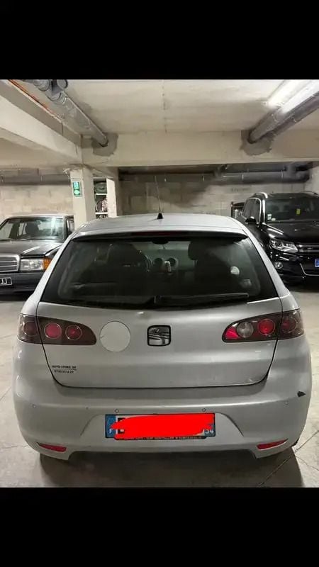 Image 2/4
