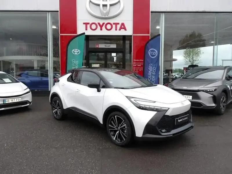 Blanc Nouvelle 2024 Toyota C-HR SUV | 38 990 € (Prix juste) - Image 1/4