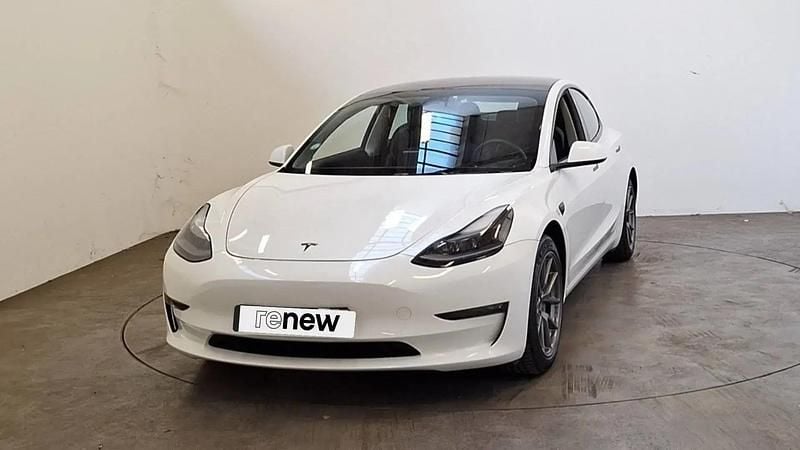 Blanc Utilisé 2022 Tesla Model 3 RWD Berline | 29 990 € (Prix juste) - Image 1/4