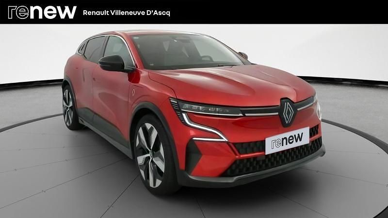 Rouge Utilisé 2022 Renault Mégane Techno Berline | 24 999 € (Prix juste) - Image 1/4