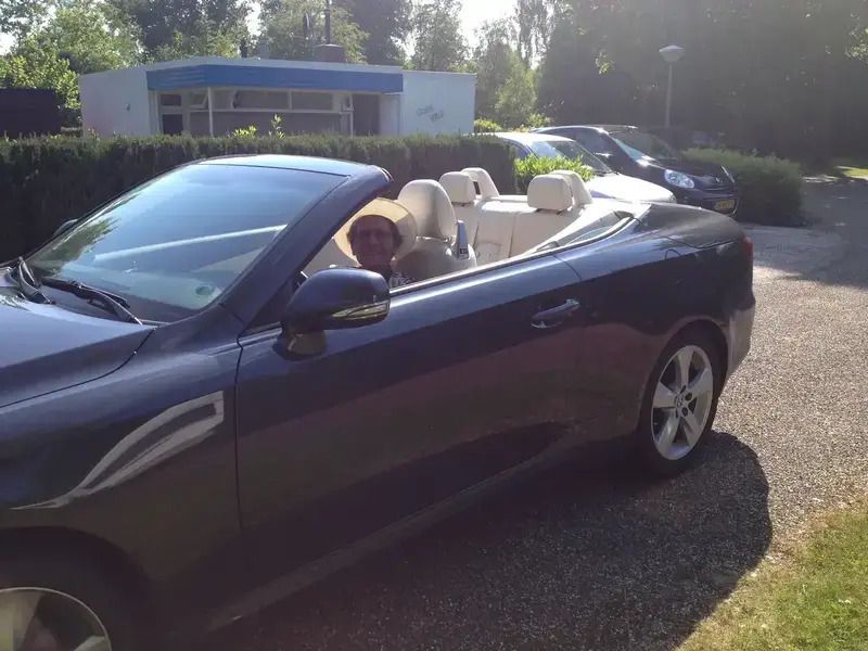Gris Utilisé 2009 Lexus IS250 Cabriolet | 19 000 € - Image 1/4
