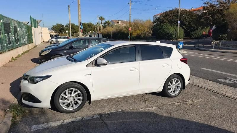 Occasion 2016 Toyota Auris Hybrid Berline | 11 200 € (Prix juste) - Image 1/4