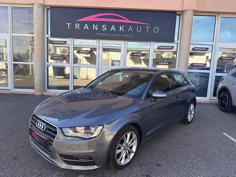 Gris Utilisé 2013 Audi A3 Ambiente Berline | 13 990 € (Prix assez cher) - Image 1/4