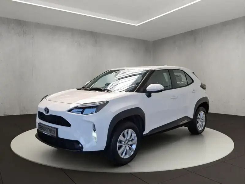 Blanc Utilisé 2023 Toyota Yaris Hybrid Comfort SUV | 22 250 € (Super prix) - Image 1/4